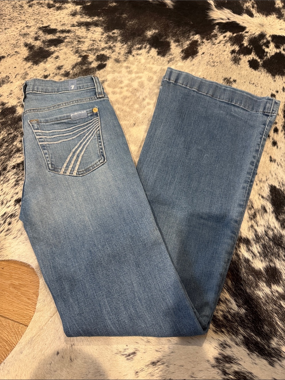7 For All Mankind Women’s Medium Blue Dojo Trouser Leg Jeans
